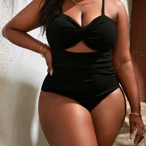 SHEIN PLUS TWIST FRONT BATHING SUIT